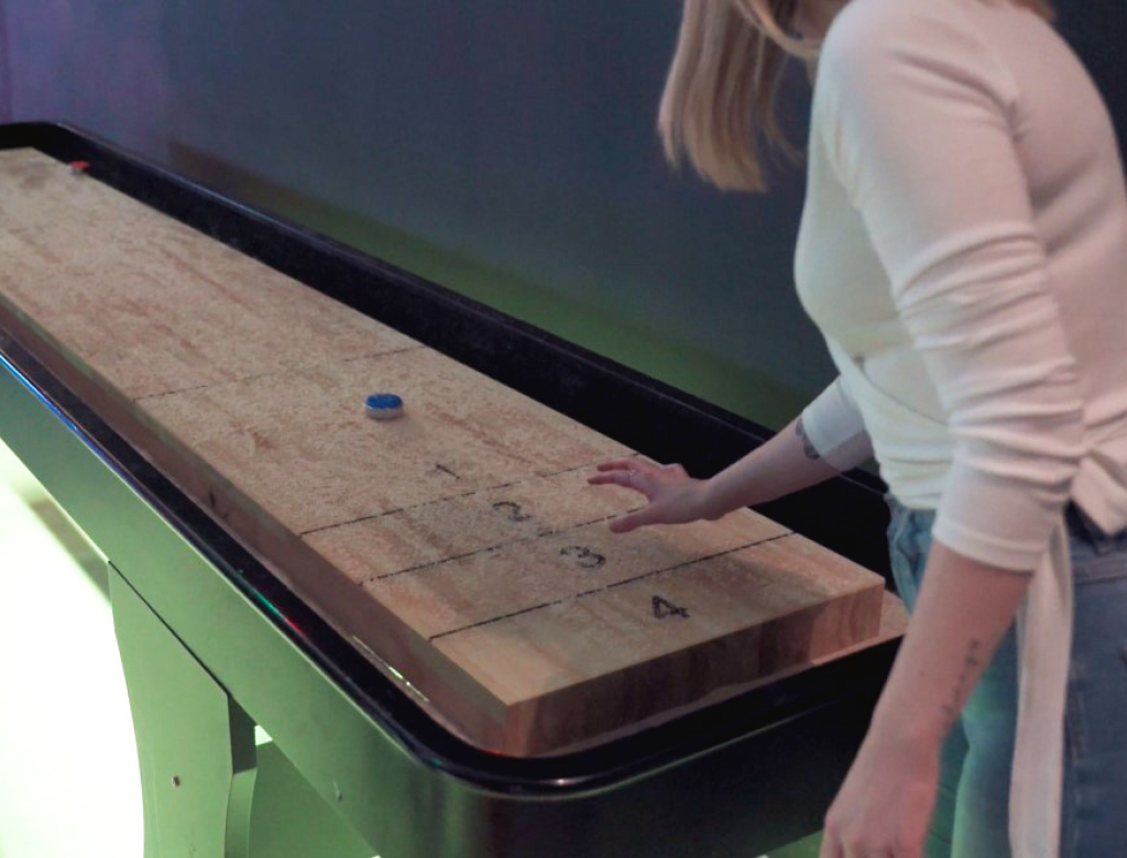 Shuffleboard til julefrokost i Aalborg